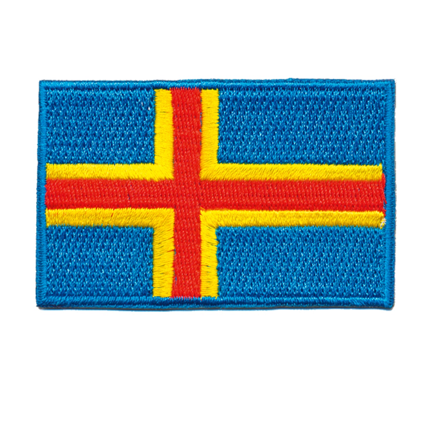 Broderat tygmärke med Ålands flagga, avsett att sys eller värmas fast på kläder eller accessoarer.