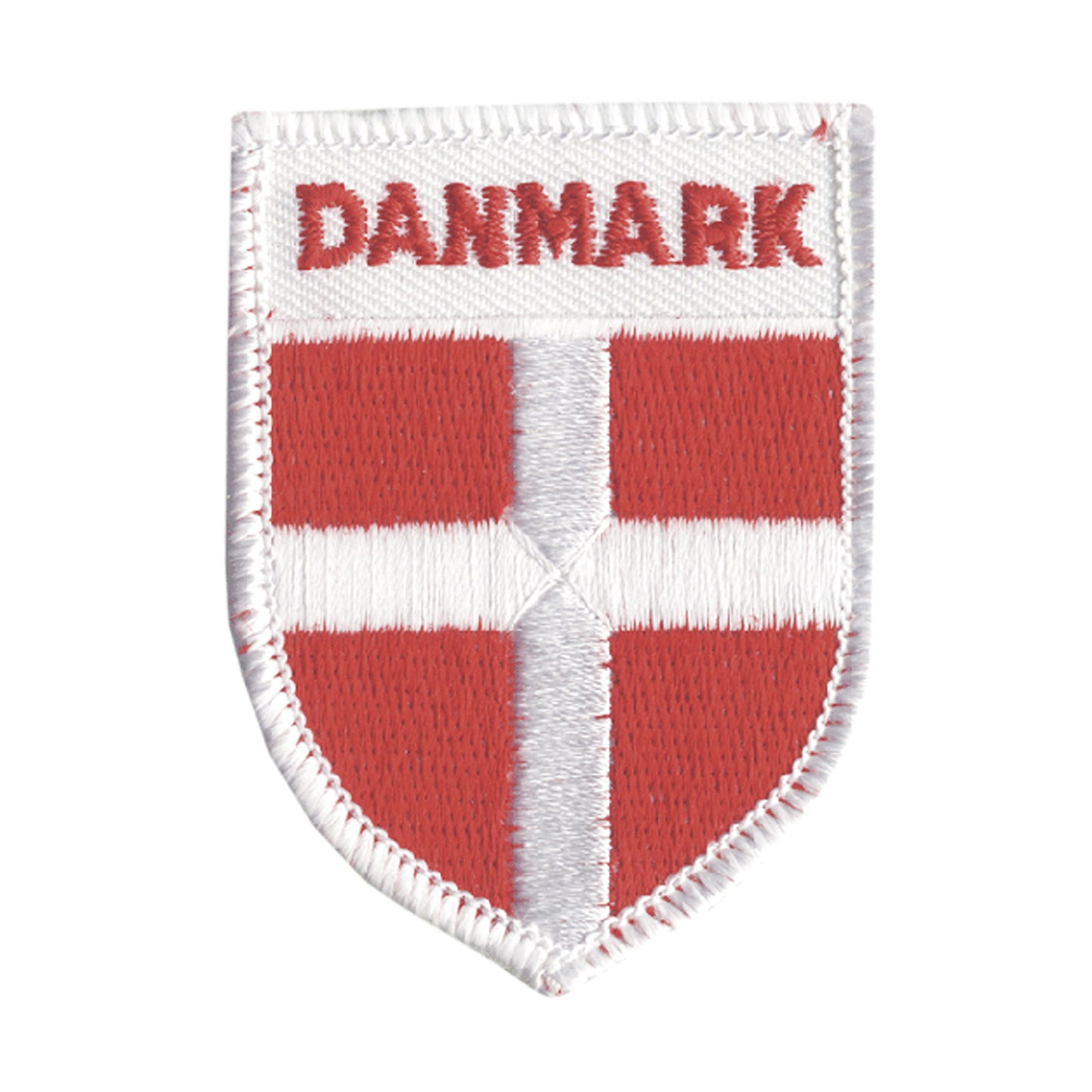 Broderat sköldformat märke med Danmarks flagga, kan värmas eller sys fast.
