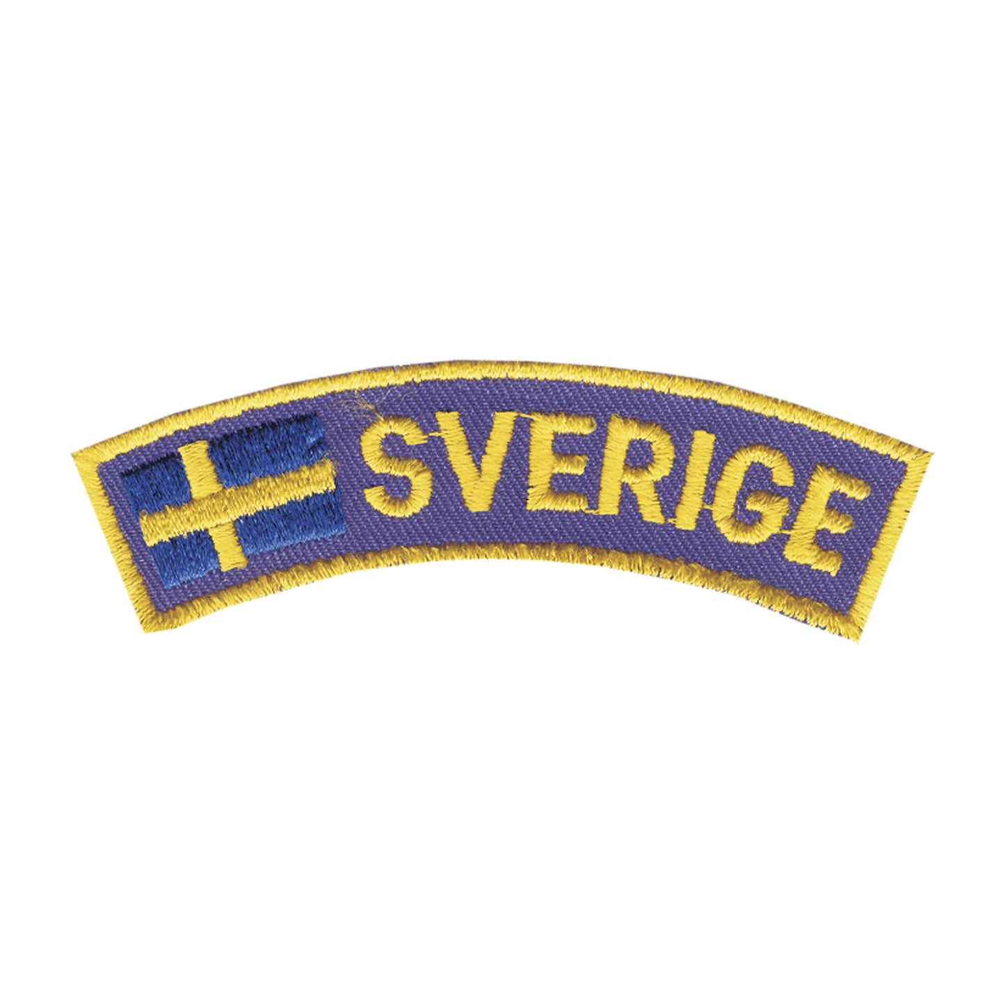 Broderat tygmärke med texten "Sverige", en svensk flagga och banderollmotiv. Stilrent souvenirmärke som kan sys eller värmas fast på jacka eller ryggsäck.