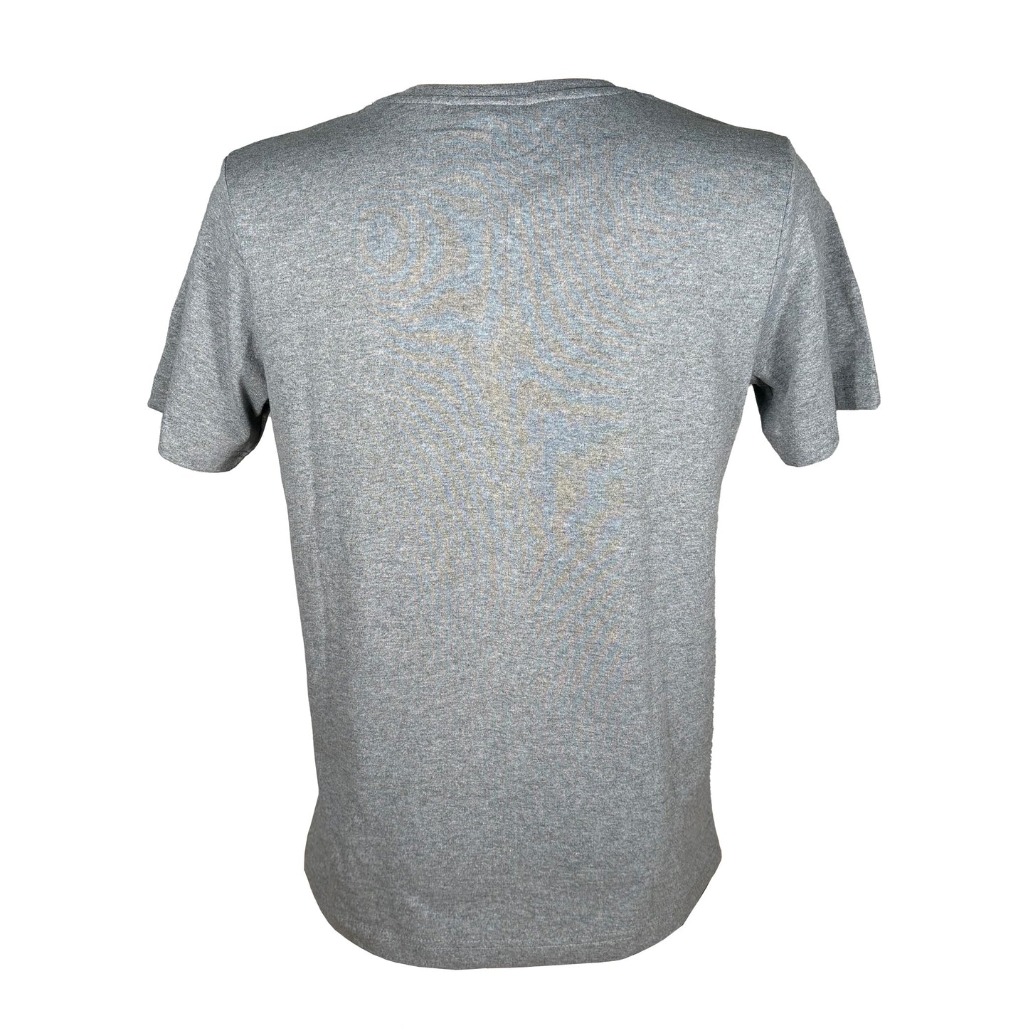 Ljusgrå T-shirt med motiv av en älg och texten "Sweden", sedd bakifrån.
