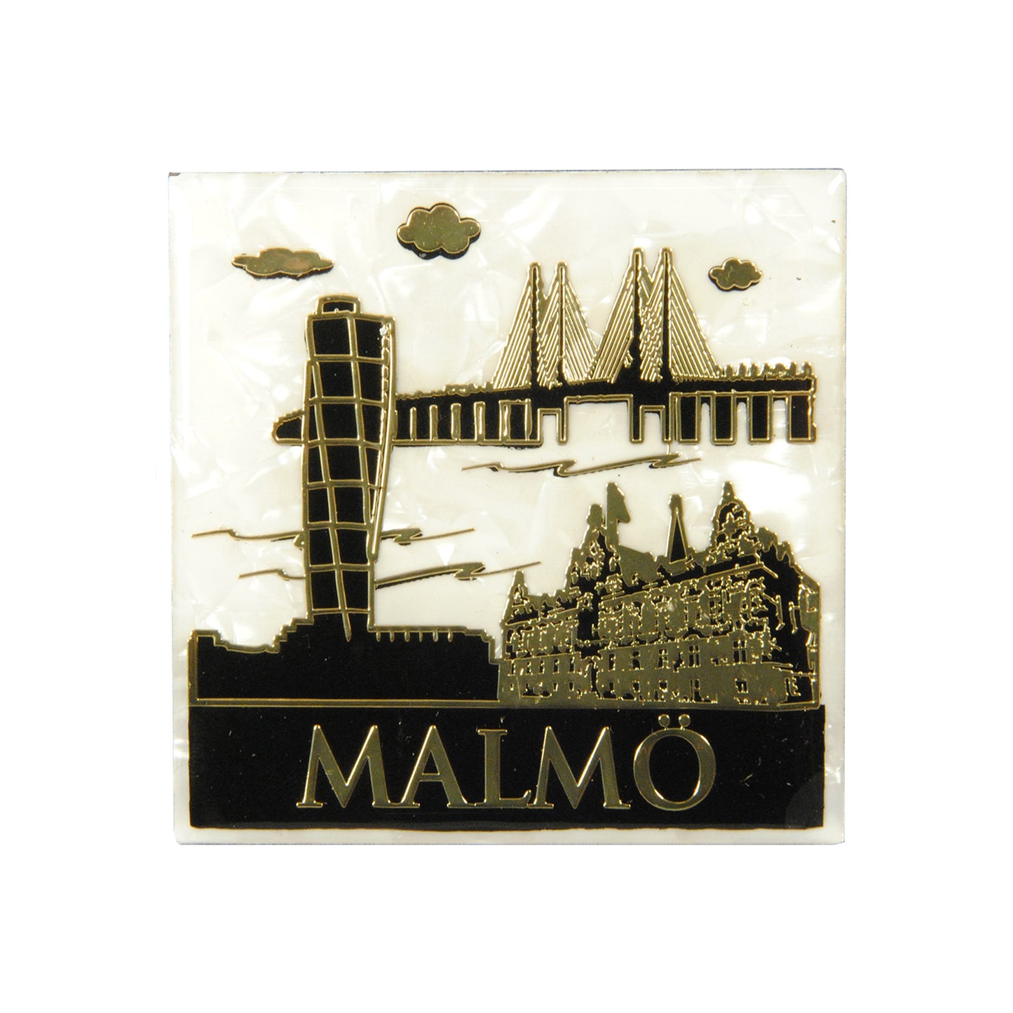 Souvenirmagnet med Malmömotiv och vit marmorerad bakgrund. Klassisk souvenir med tydliga illustrationer av Malmö i en stilren färgsättning.