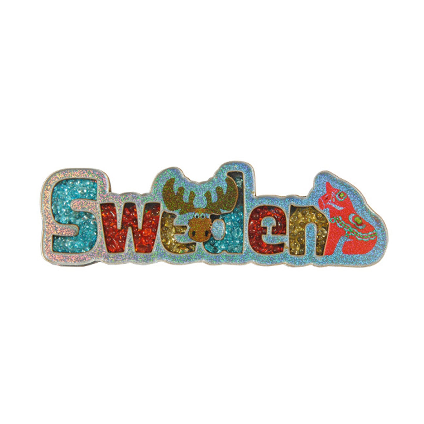 Souvenirmagnet formad som texten "Sweden", dekorerad med färgglada pärlor samt prydd med ett älghuvud och en dalahäst.