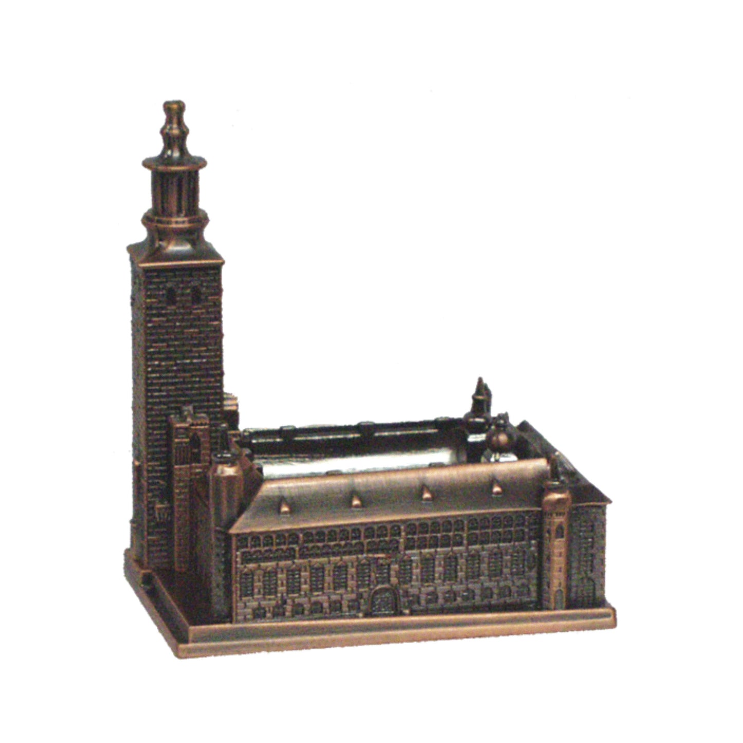 Gedigen miniatyr av Stockholms Stadshus i kopparfärg, höjd 6 cm, bredd 3,5 cm och längd 5,5 cm, med noggranna detaljer som fångar byggnadens karaktär.