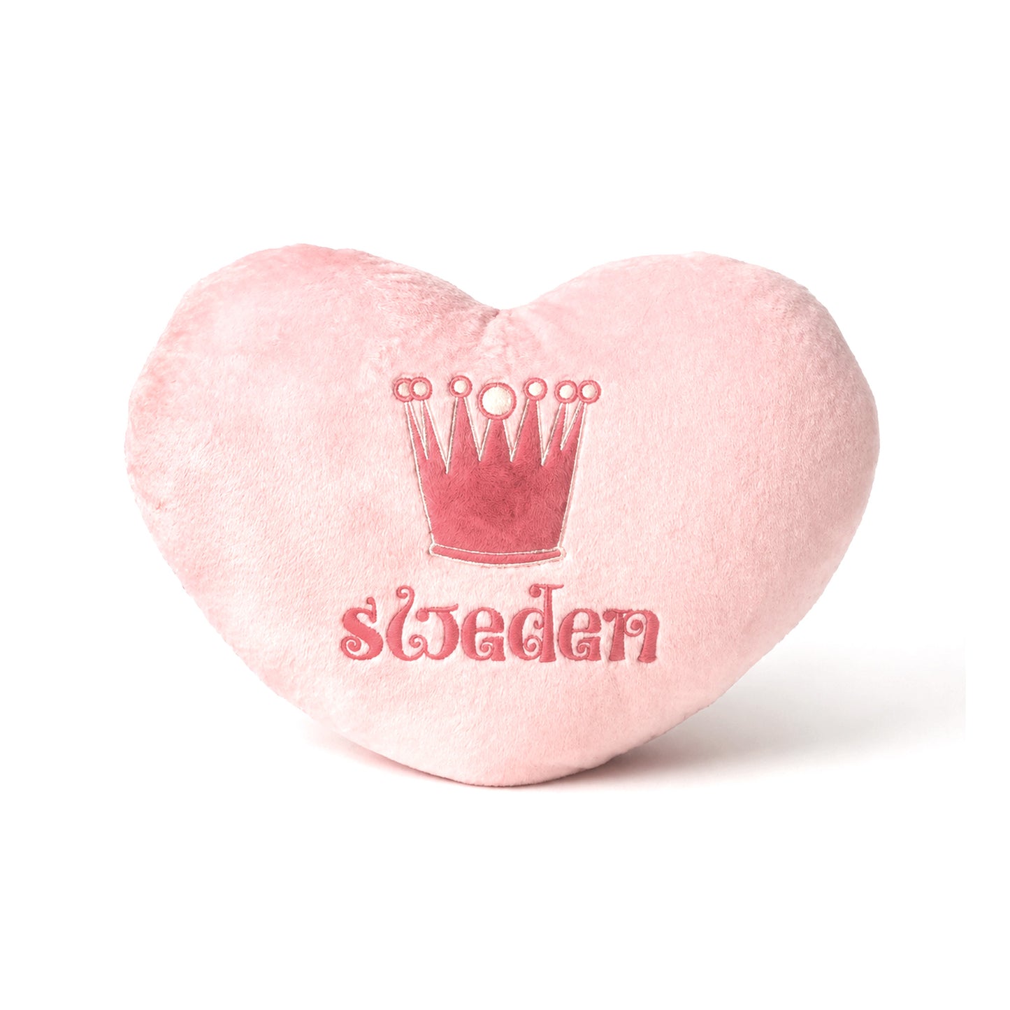 Rosa hjärtformad kudde med broderad rosa krona och texten "Sweden", 33 x 40 cm. Tillverkad i extra mjukt syntetmaterial – både dekorativ och bekväm.