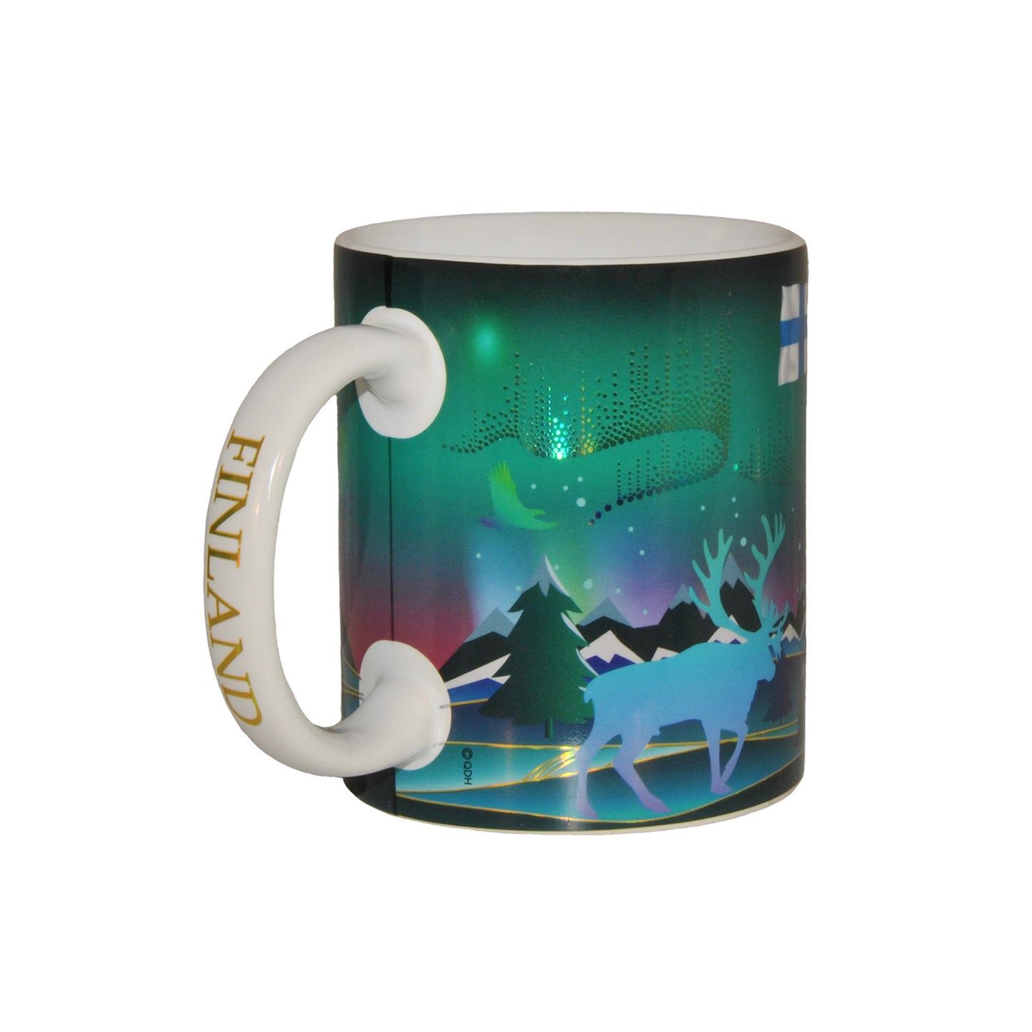 Mugg med skimrande norrskensmotiv, renar och finska flaggan. Kaffekoppen visar ett snöbeklätt fjällandskap, texterna "FINLAND" och "Northern Lights", samt färgsprakande norrsken på himlen. Hantaget är prytt med texten "Finland" i guld, och pekar här åt vänster.
