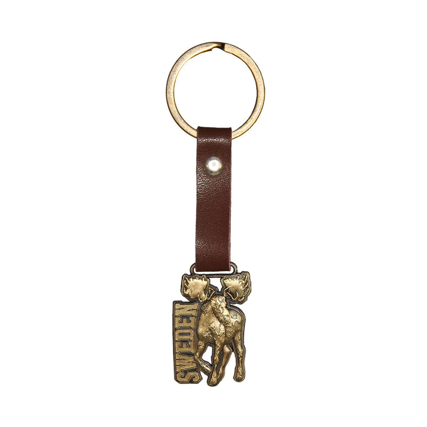 Nyckelring med mässingsfärgad älg, texten "Sweden" och brunt läderband, en stilren och praktisk souvenir som passar både nycklar och som accessoar på väskan.