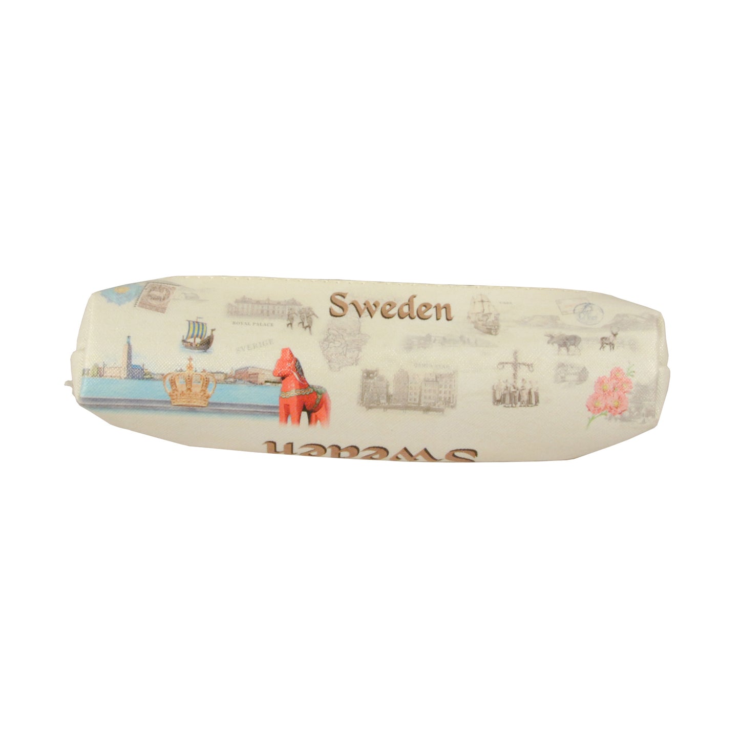 Undersidan av pennfodral med Sverigekarta och svenska motiv som dalahäst, midsommarstång, vikingaskepp och älgar samt texten "Sweden".