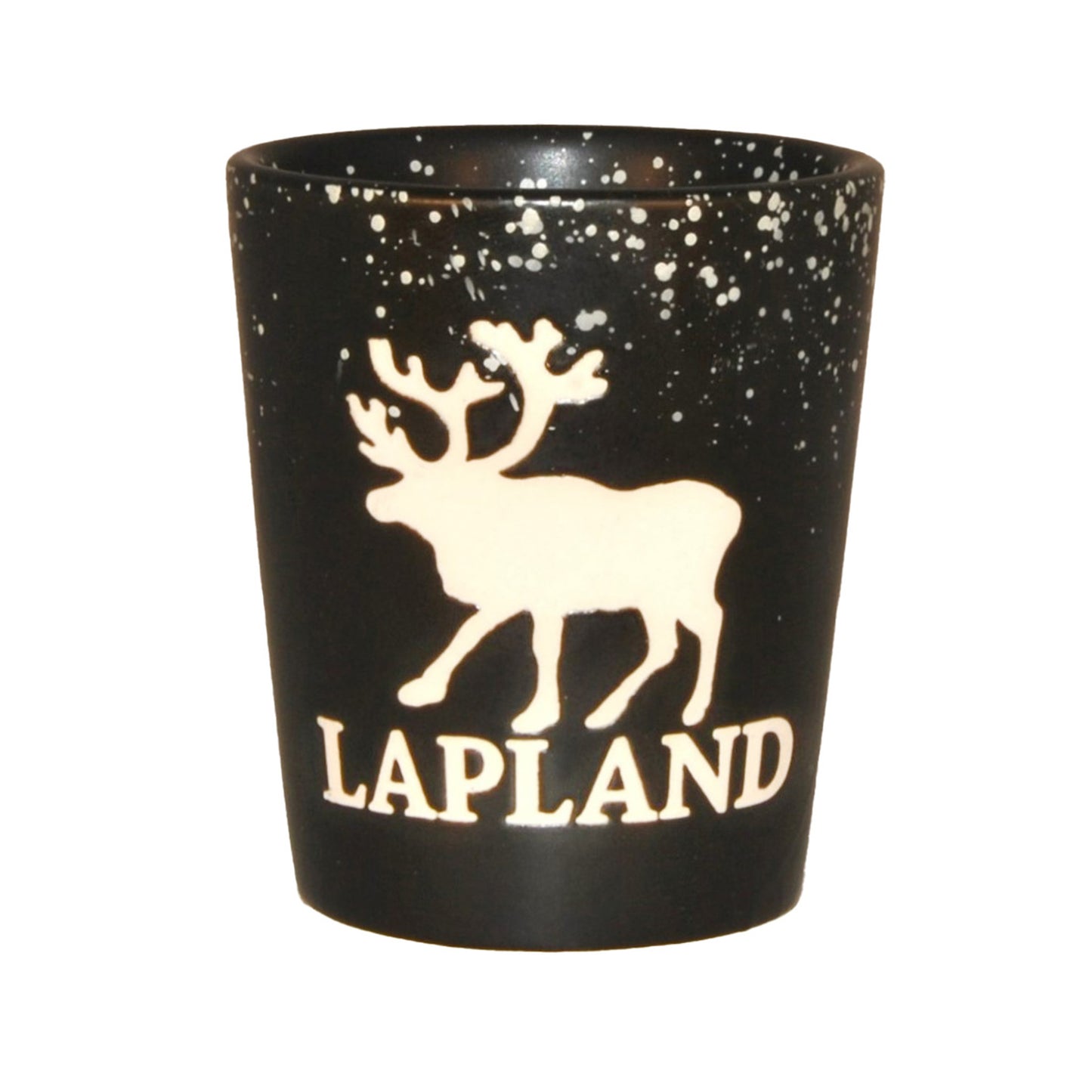 Svart keramikshotglas med renmotiv och texten 'LAPLAND'. Ett stilrent snapsglas, perfekt som souvenir från Lappland.