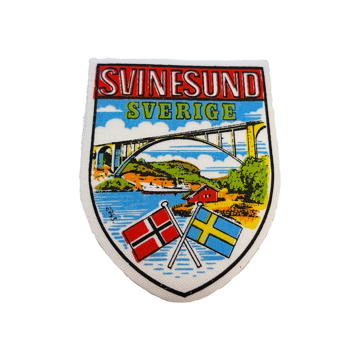 Tygmärke med motiv från Svinesund – klassiskt souvenirmärke i vintage stil, 60x82 mm, perfekt att sy fast på jacka, väska eller ryggsäck.