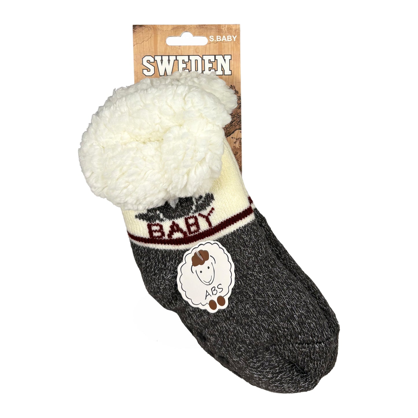 Grå och vita fluffiga babysockor med söt älg, texten 'baby'. Visas här med ljusbrun hängetikett med texten "SWEDEN". Uppe i höger hörn återfinns sockans storlek.