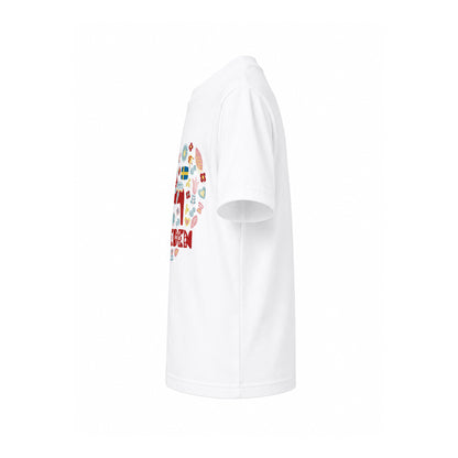 Vit barn t-shirt med motiv av dalahäst och texten "Sweden". Dalahästen är omgiven av blommor och blad som tillsammans formar ett hjärta. 