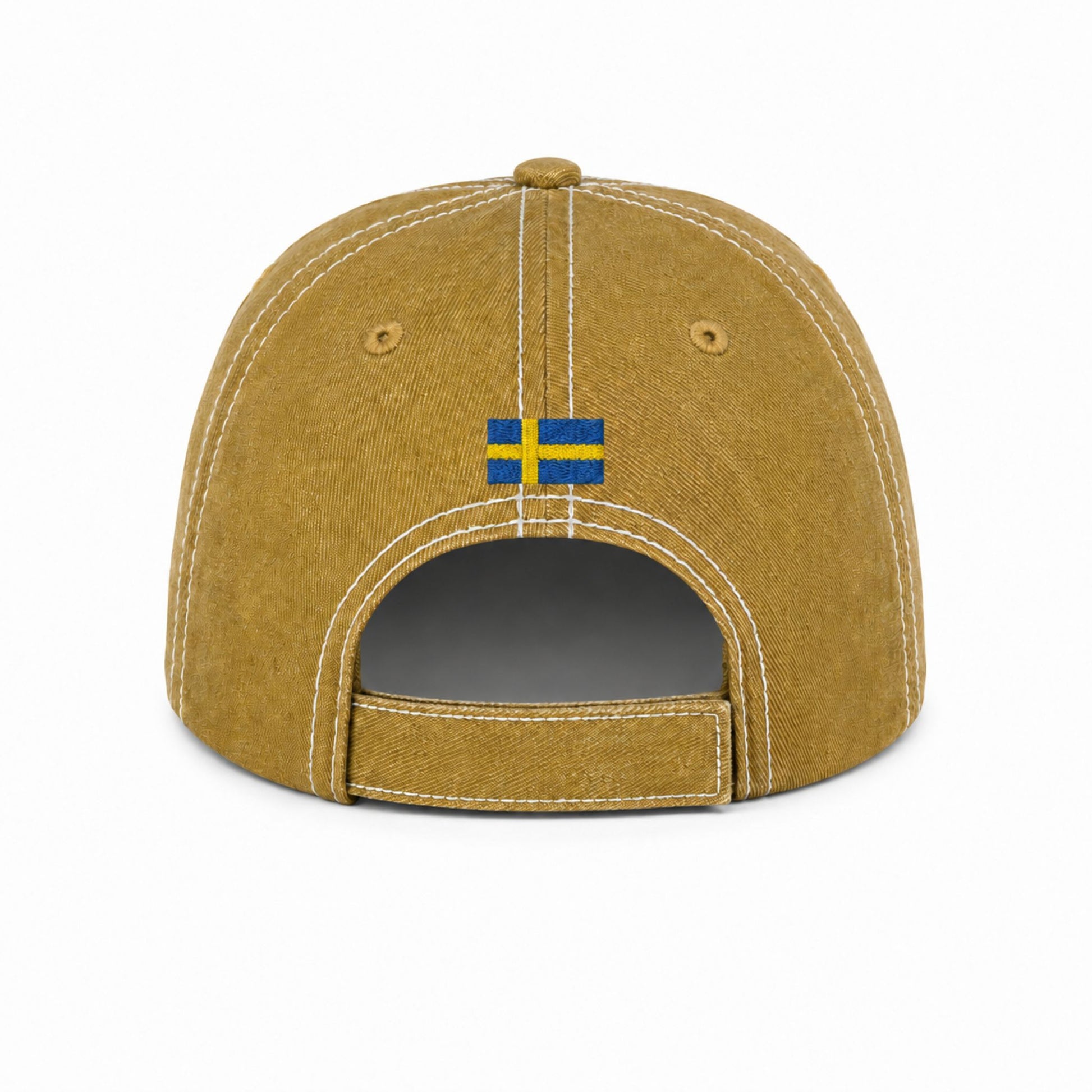 Kepsens baksida med justerbar rem med kardborreband och liten svensk flagga.