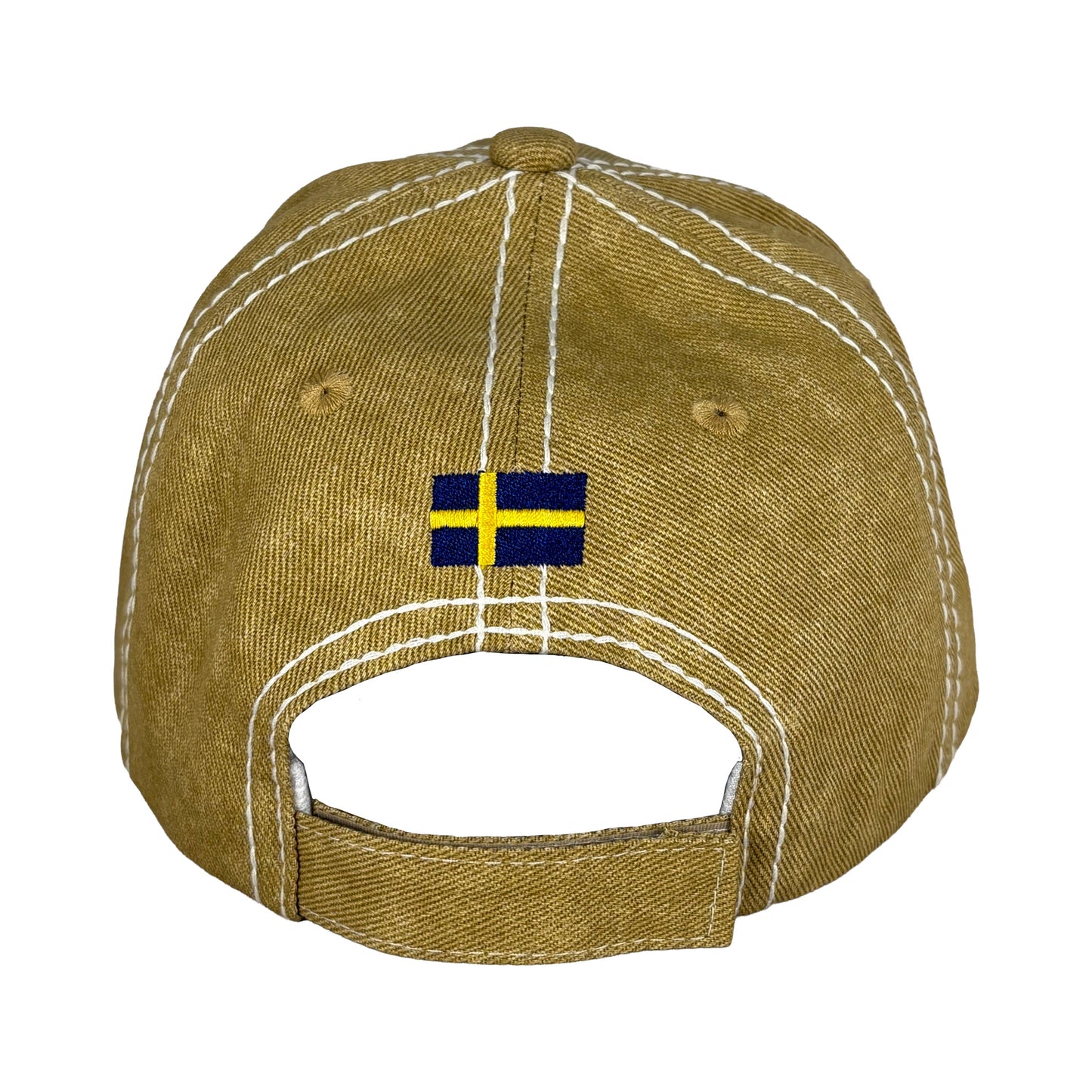 Kepsens baksida med justerbar rem med kardborreband och liten svensk flagga.

