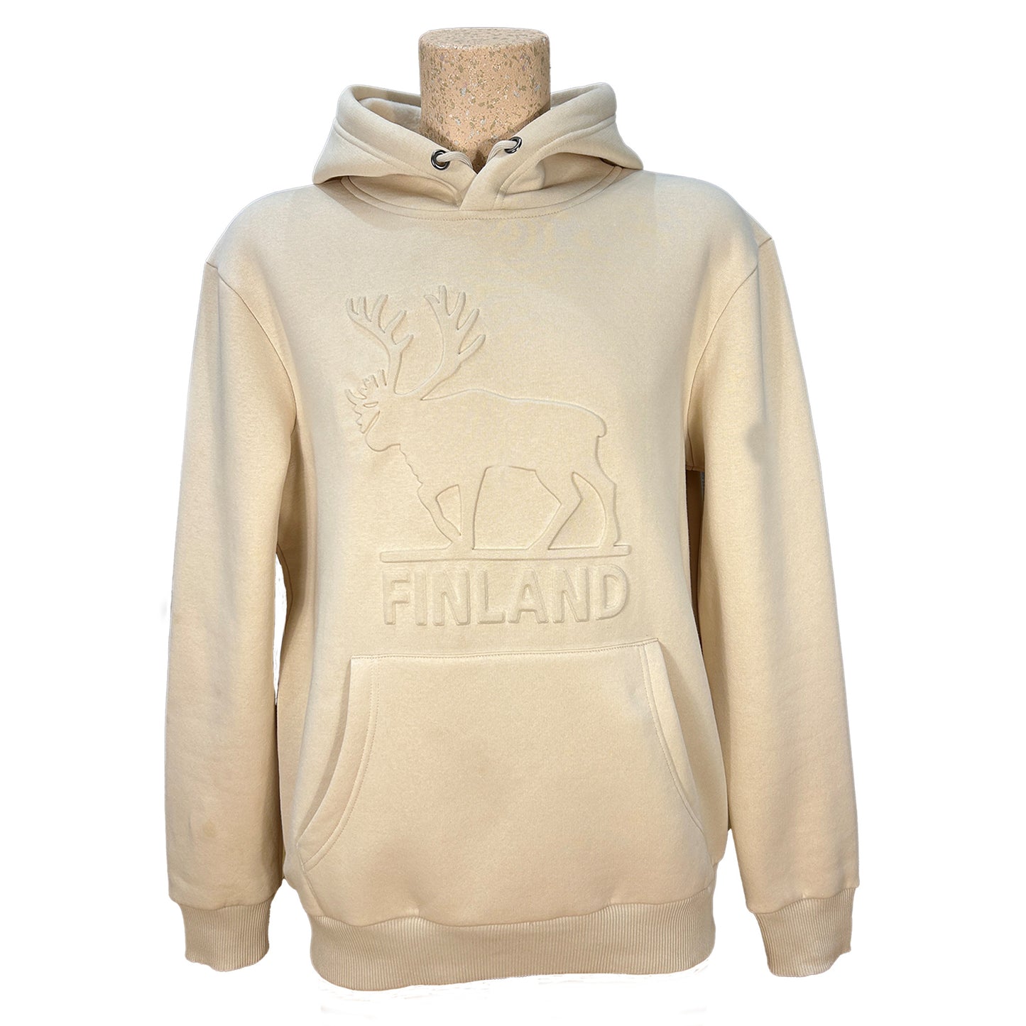 Beige huvtröja med präglat renmotiv och texten Finland. Snörning instoppad för att visa hela motivet.
