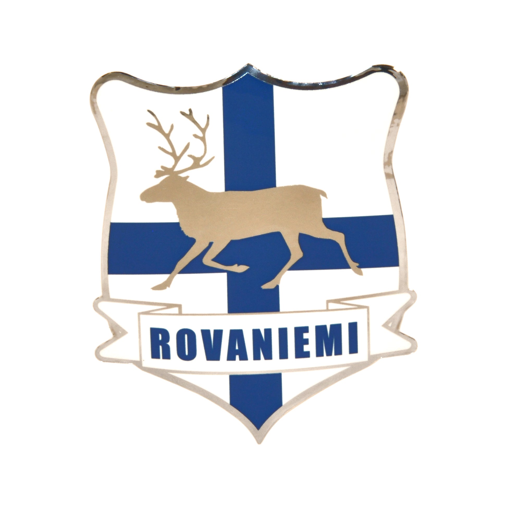 Sköldformad dekal där bakgrunden består av en finsk flagga, skölden pryds också av en silverfärgad ren och texten "Rovaniemi" i blått.