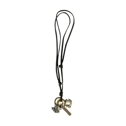 Läderhalsband med metallberlocker formade som vikingaskepp, en viking och en bricka med texten "Sweden". 