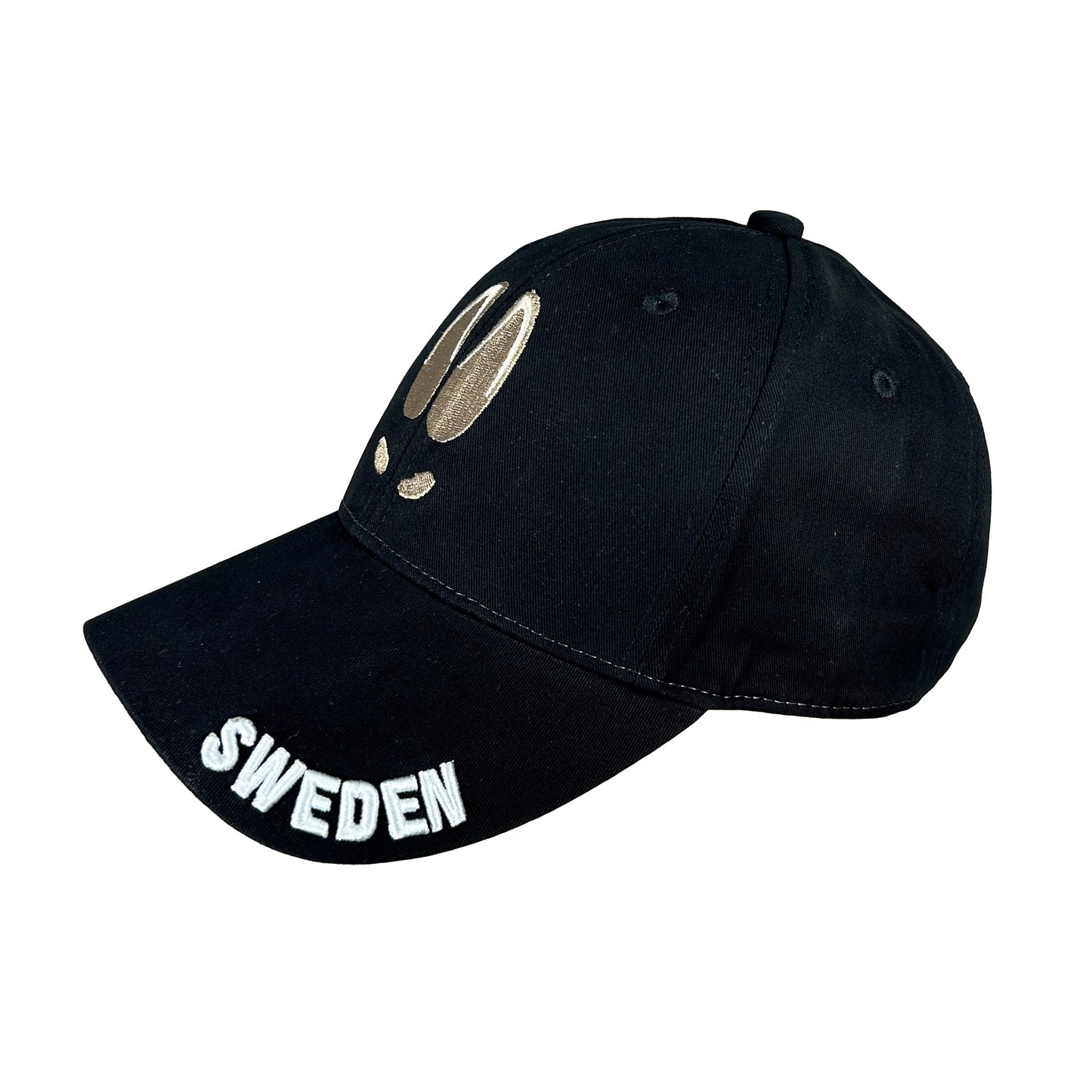 Svart keps, sedd från sidan så texten ”Sweden” på skärmen syns tydligt.