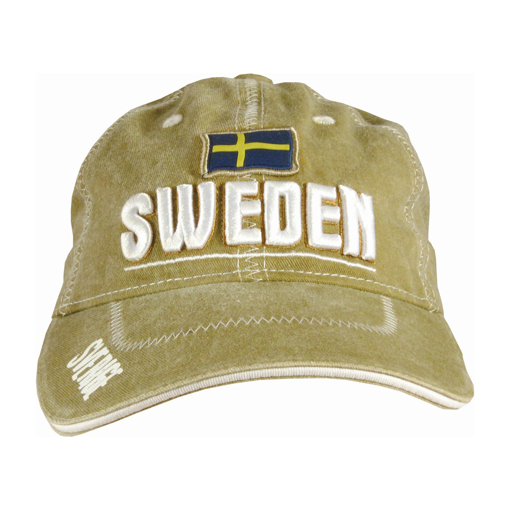 Ljusgrön keps med texten Sweden och svensk flagga i gummi framtill samt Tre Kronor broderade med 3D-effekt baktill.
