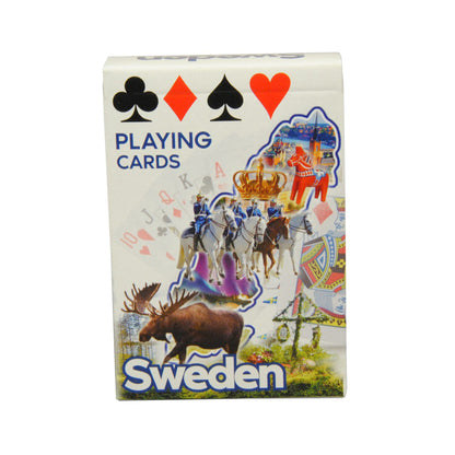 Kortleksförpackning med svenska motiv och texten "Sweden Playing Cards".

