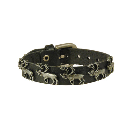 Svart läderarmband med 3D-renar som ger en stilren och vild känsla. Passar lika bra till vardags som till fest. En populär och diskret accessoar!