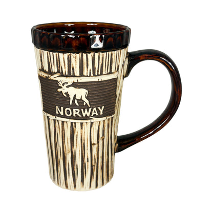 Lattemugg med träinspirerad design, älgmotiv och texten "Norge" – rustik souvenir.