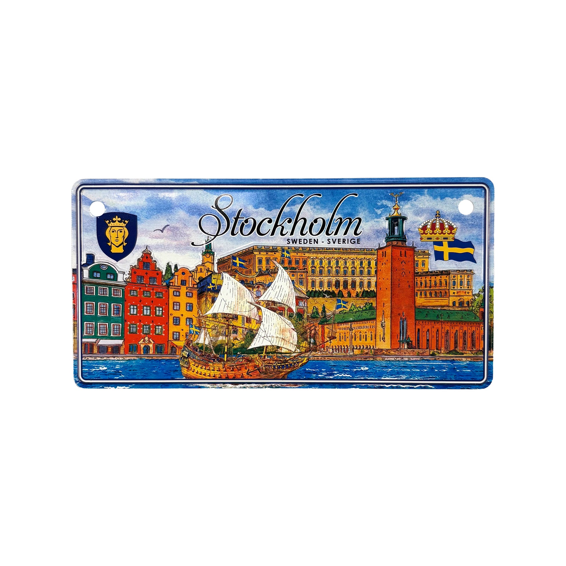 Liten bilskylt med motiv från Stockholm i stil av amerikansk registreringsskylt, med stadens silhuett inklusive Vasaskeppet och ikoniska byggnader.