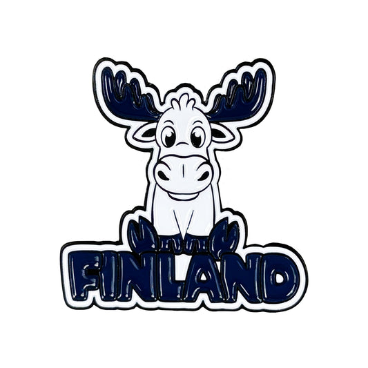 Magnet med älgmotiv i lekfull stil och texten "Finland" – en rolig och charmig detalj för kylskåp och andra metallytor.