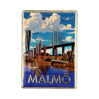 Magnet Malmö som speglar Malmös moderna och urbana känsla. Motiv på allt från det ikoniska Turning Torso till stadens livliga gator.