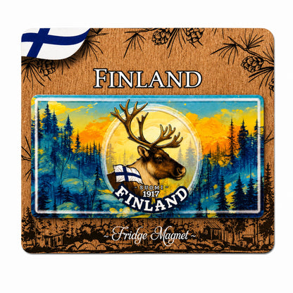 Magnet i form av en amerikansk registreringsskylt med motiv av ett renhuvud, finska flaggan och texten "Suomi - 1917 - Finland" med skog i bakgrunden. Visas här på brun header med finska flaggan och texterna "Finland" och "Fridge Magnet".