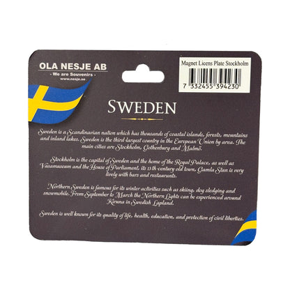 Baksidan av magnetens grå hängetikett med korta fakta om Sverige, Stockholm och norra Sverige.