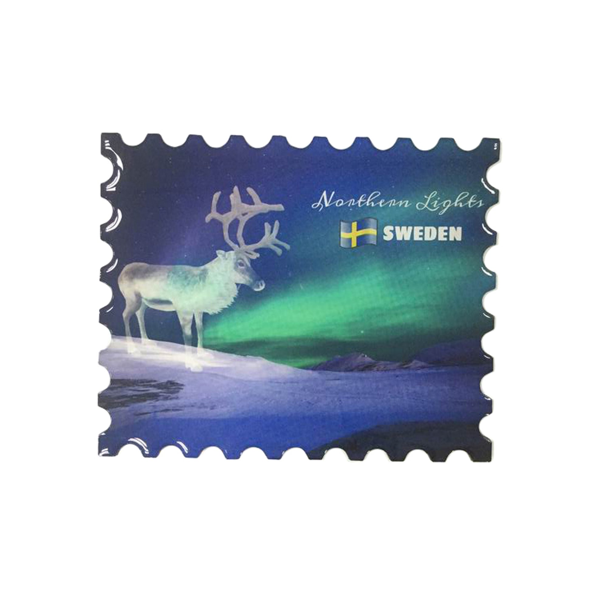 Magnet med motiv av norrsken och texten "Sverige Sweden", formad som ett frimärke.