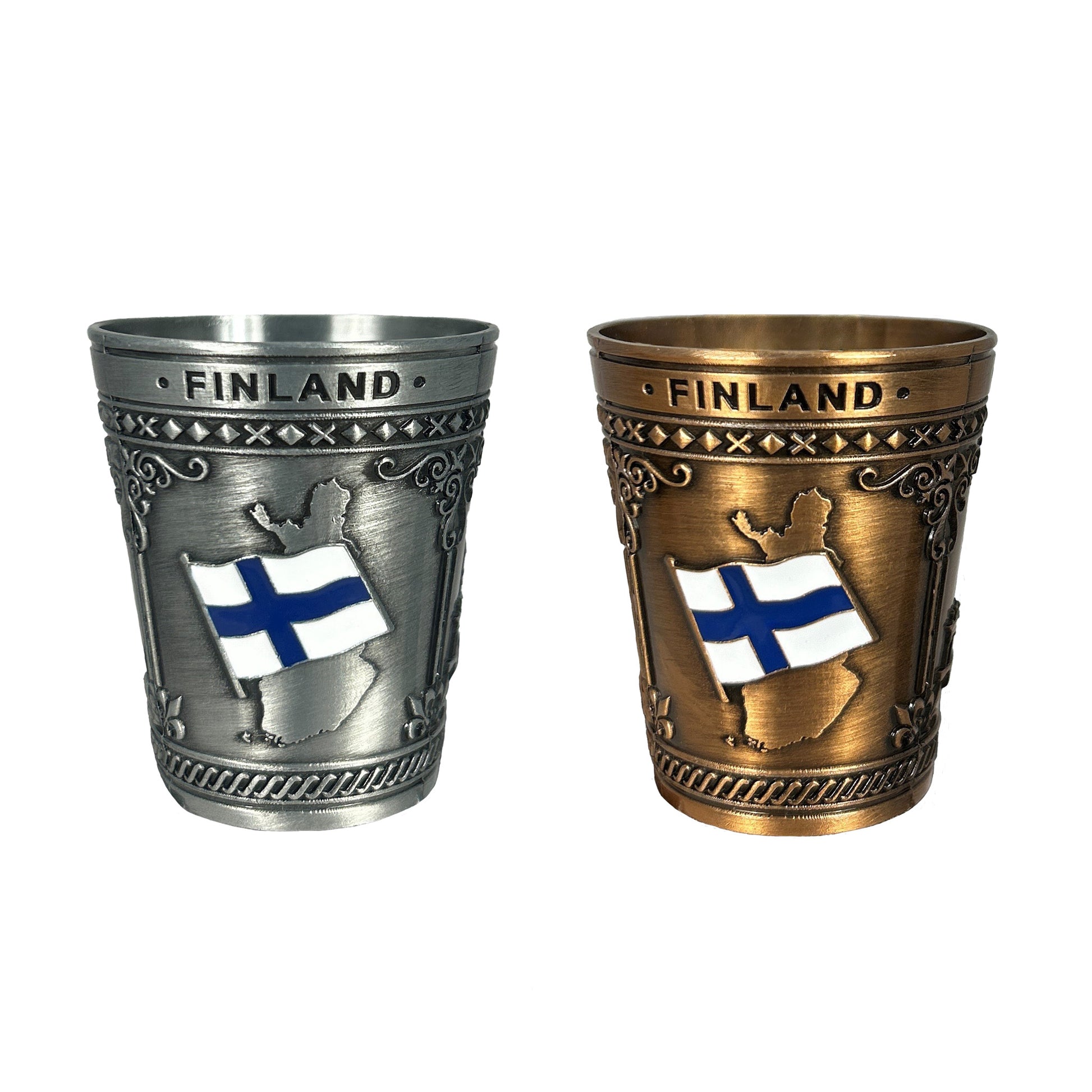 2-pack silver och bronsfärgat shotglas dekorerat med Finlands karta, en finsk flagga och texten "FINLAND".