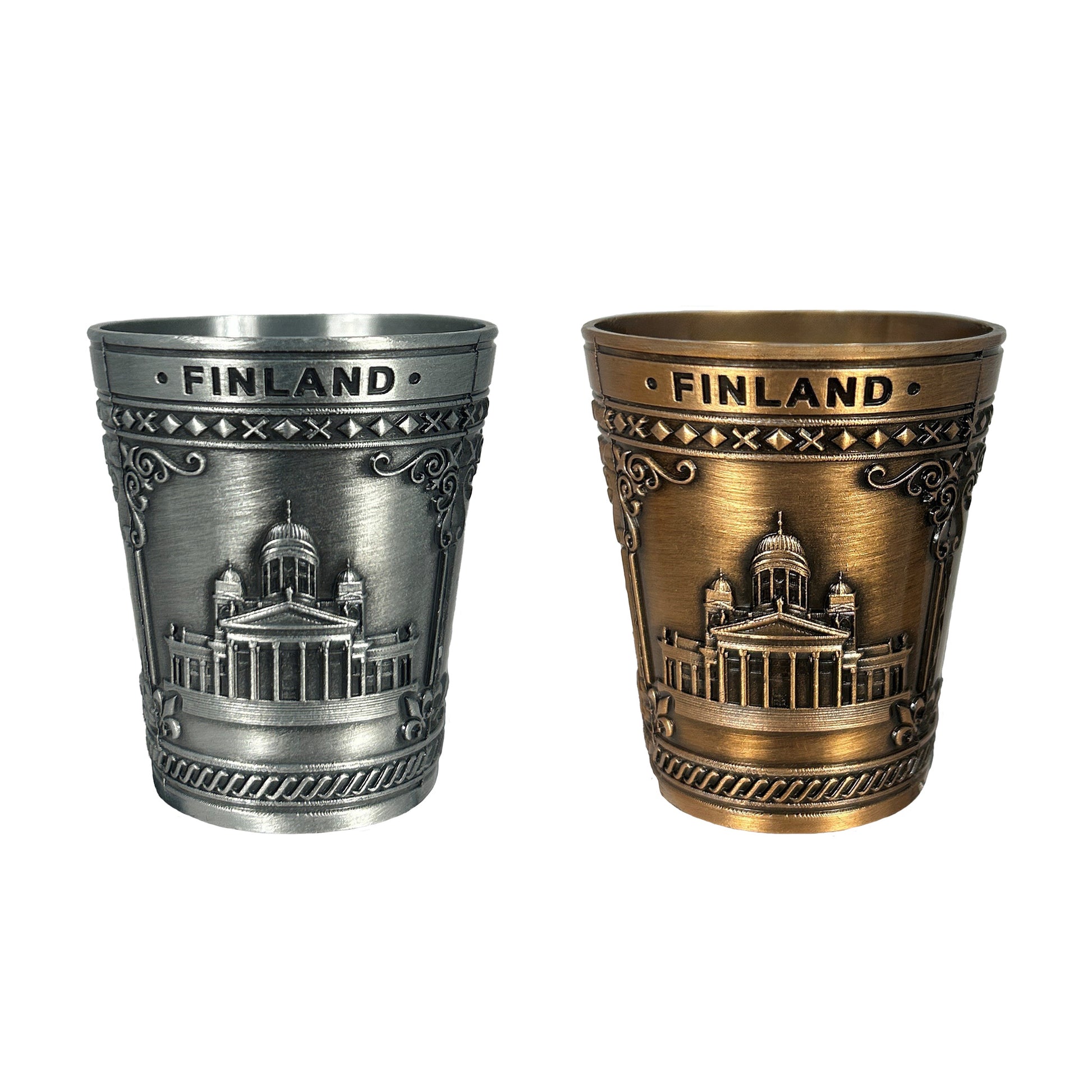 2-pack silver och bronsfärgat shotglas dekorerat med domkyrkan i Helsingfors och texten "FINLAND".