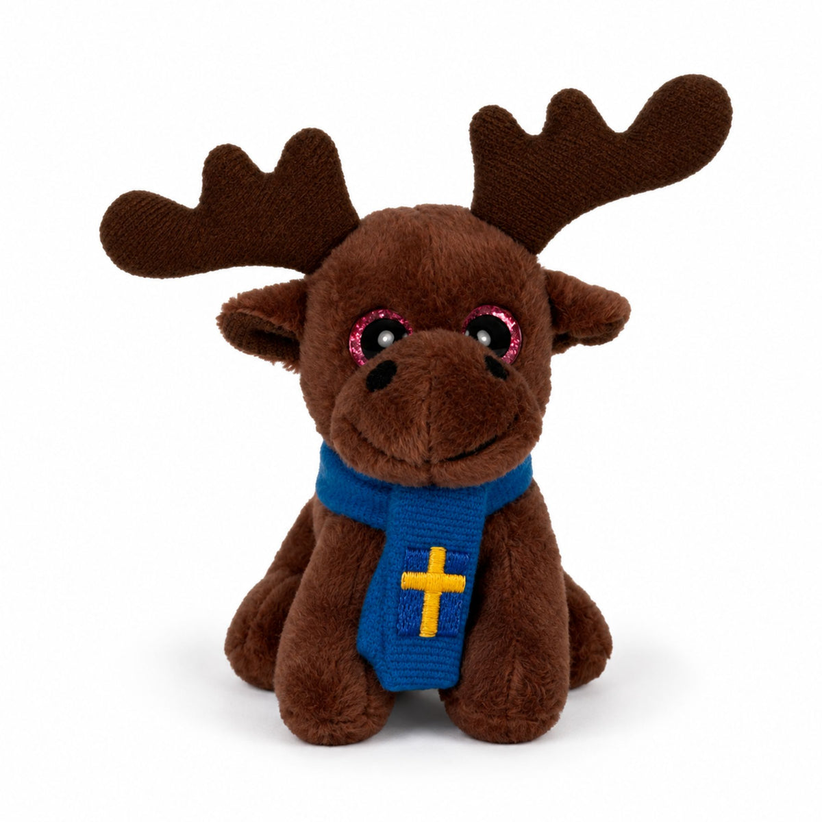 Magnet med mörkbrun gosedjursälg iklädd blå halsduk med svenska flaggan