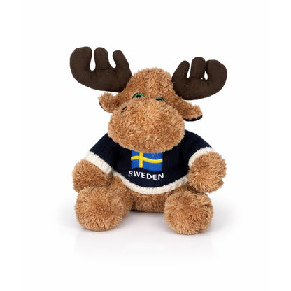 Mjuk sittande gosedjursälg på 25 cm med stickad tröja broderad med svensk flagga och text en "Sweden", en gosig och charmig vän.