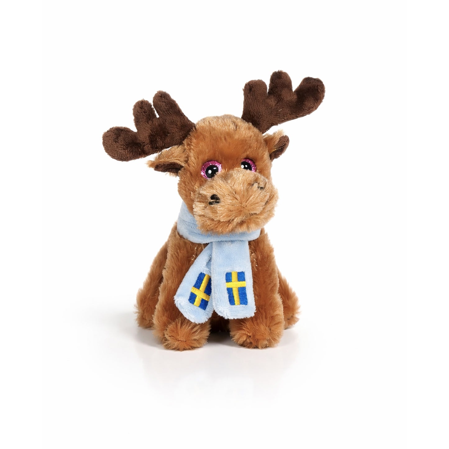 Sittande gosedjursälg på 17 cm med svensk flagga – ett mjukt och tokigt sött gosedjur som passar perfekt som souvenir eller present från Sverige.