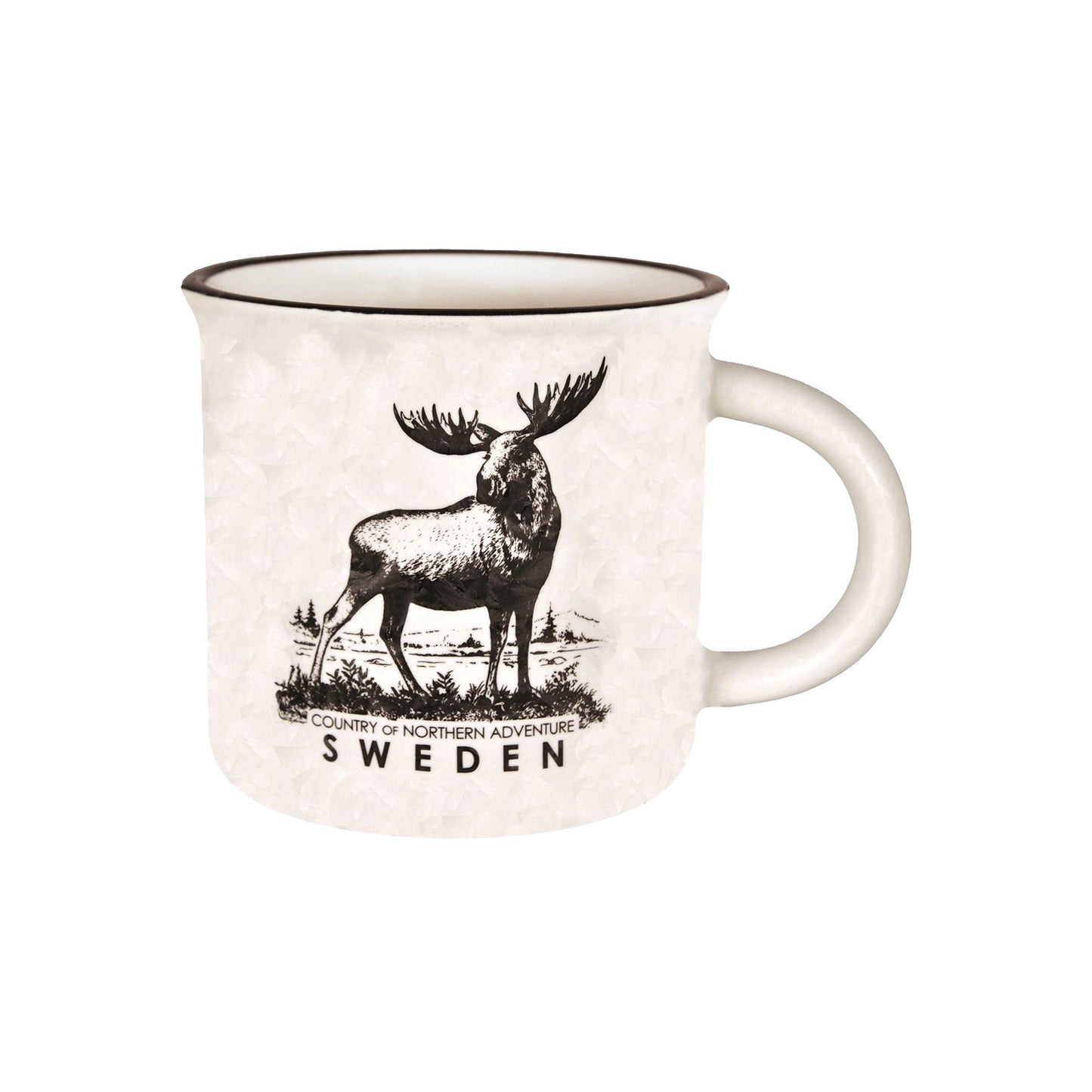 Vit mugg med frostig isdesign, dekorerad med en älg och texten "Sweden Country of northern adventure".