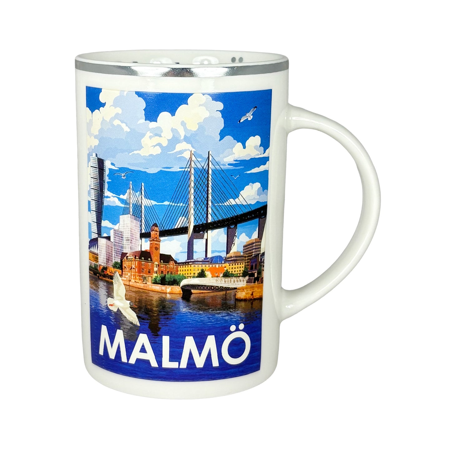 Souvenirmugg Malmö med silverkant och motiv från Malmö samt texten “Malmö”, handtag åt höger.