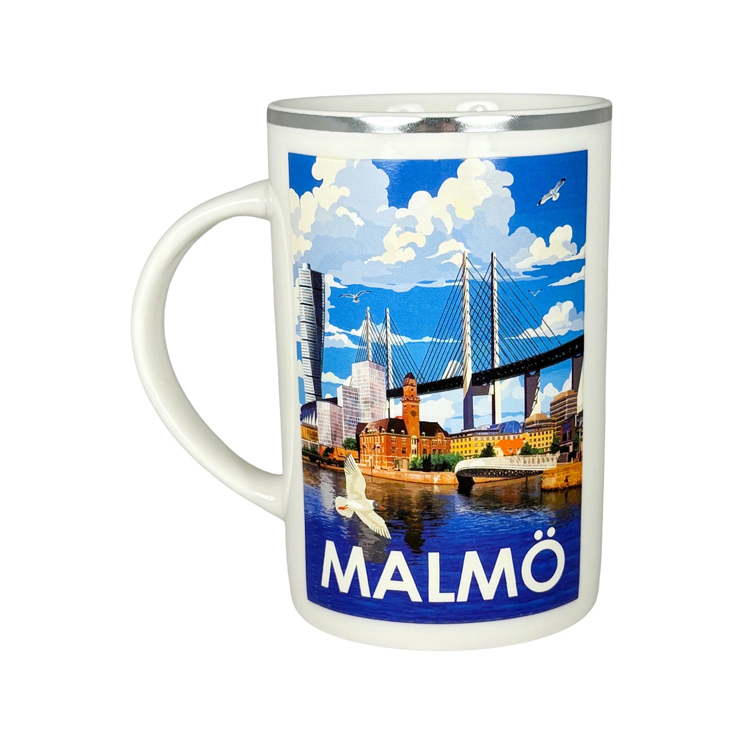 Souvenirmugg med silverkant och Malmömotiv på båda sidor, handtag åt vänster.