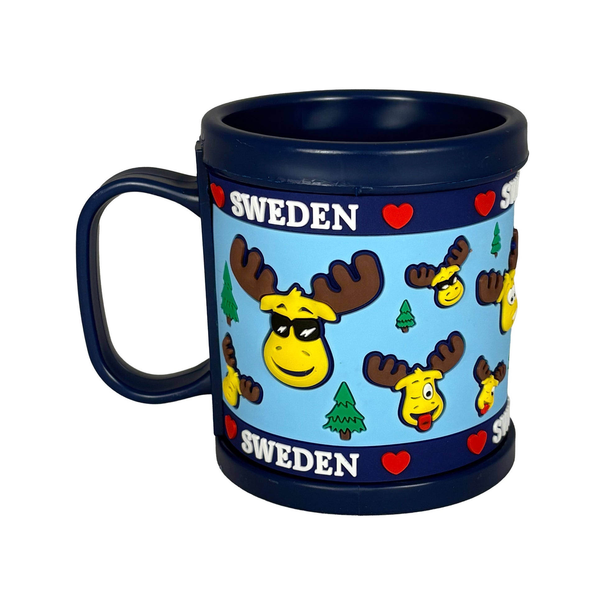 Blå PVC-mugg med 3D-motiv av roliga älgar och texten "Sweden" – tålig, giftfri och perfekt som souvenir.








