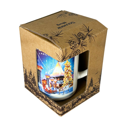 Souvenir mugg Rovaniemi Silverkant i presentförpackning, mörkbrun kartong med skogsmotiv och text “Souvenir Mug” på locket.