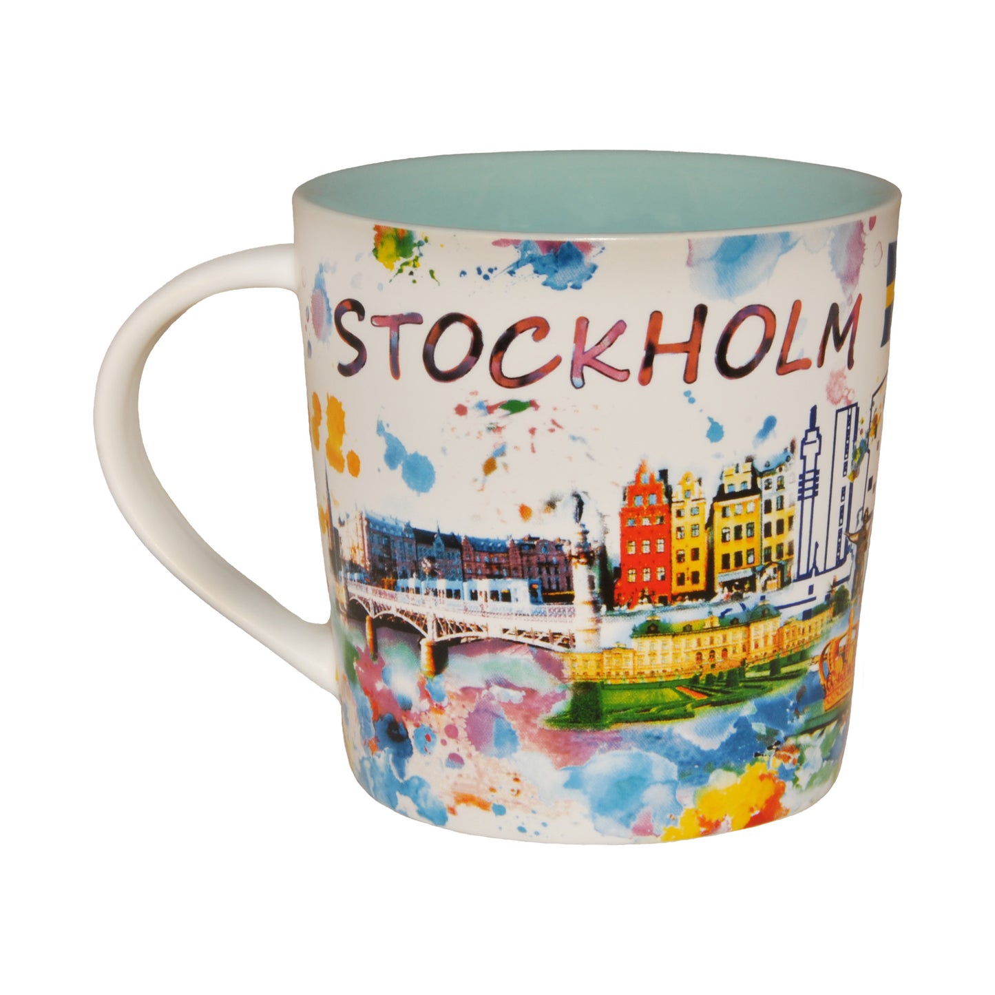 Färgglad mugg med Stockholms stadssiluett, svenska flaggan och texten "Stockholm", med blå insida – en livfull souvenir som fångar stadens unika charm.