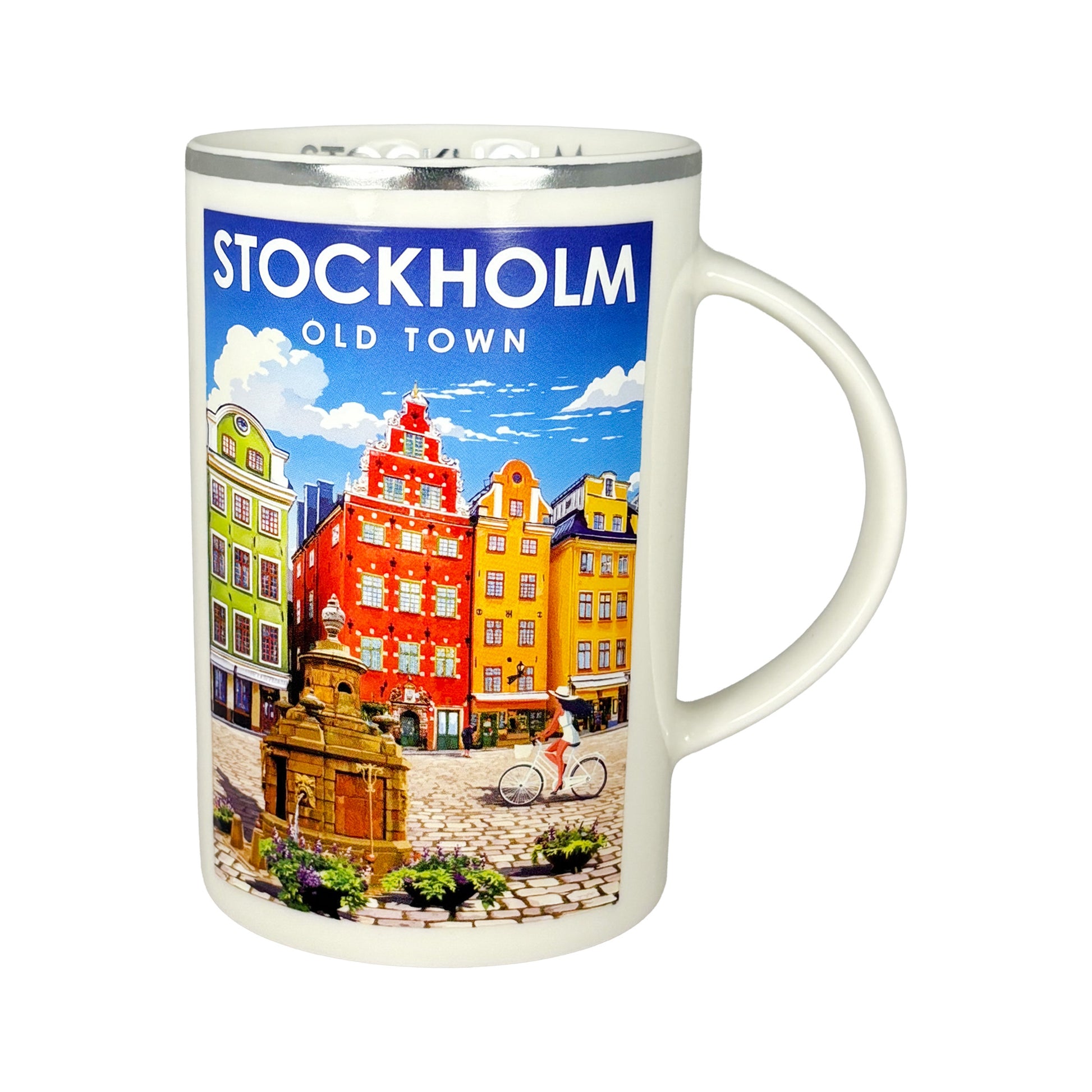Souvenirmugg Stockholm med silverkant och motiv från Stortorget i Gamla stan samt texten “Stockholm Old Town”, handtag åt höger. 