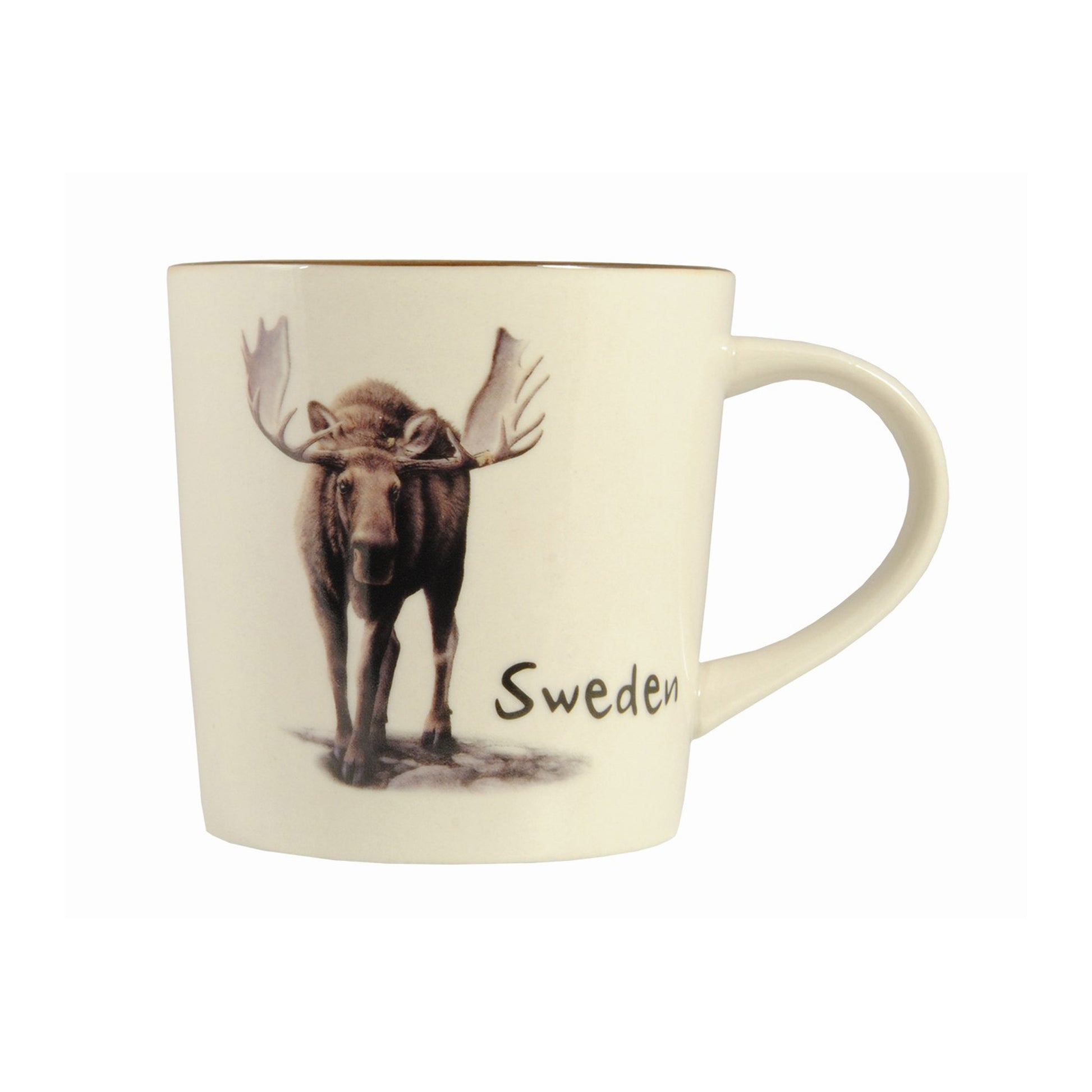 Vit porslinsmugg med stående älg och texten "Sverige Sweden" – 10 cm hög mugg med crémefärgad insida, mörk kant och maskindiskbar, perfekt som souvenir från Sverige
