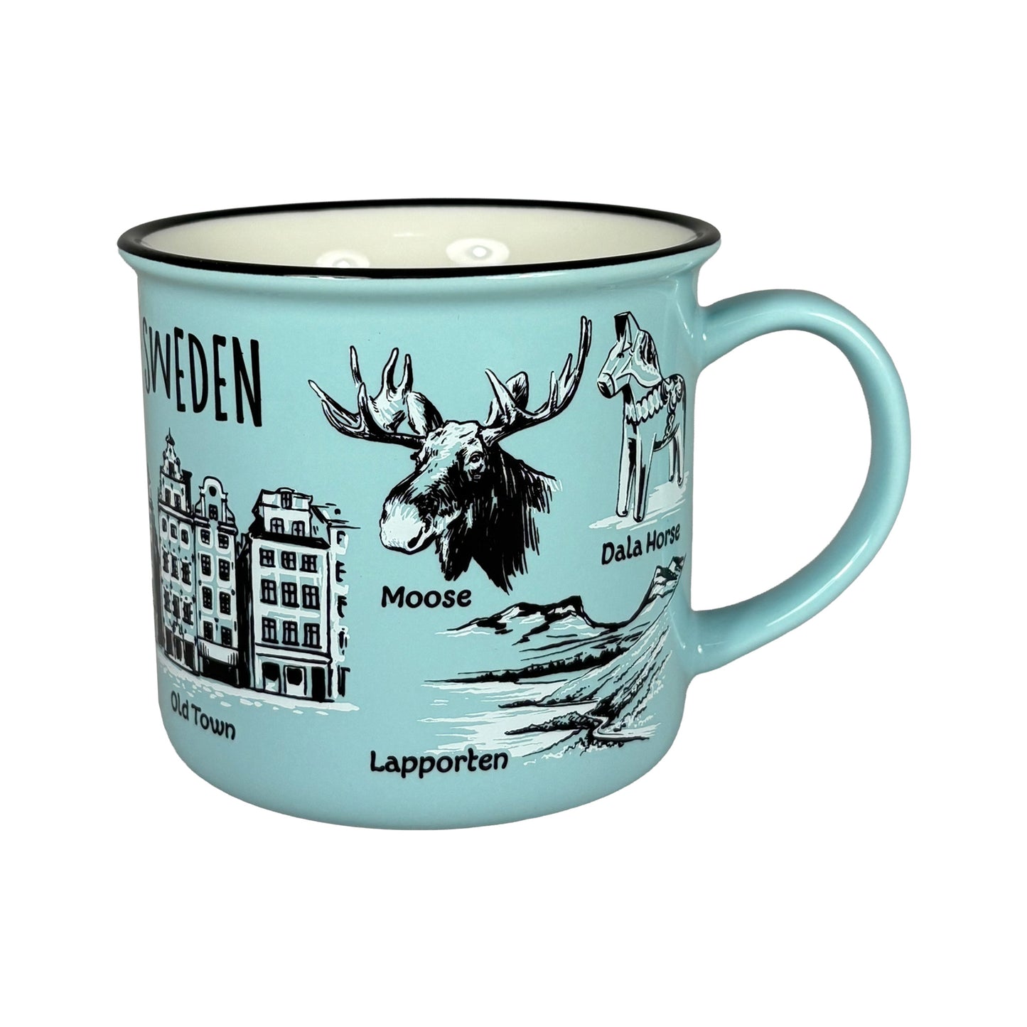 Ljusblå mugg med handtaget åt höger, med svartvita illustrationer av älghuvud, dalahäst, Lapporten och en del av Gamla Stan samt texten 'Sweden'.