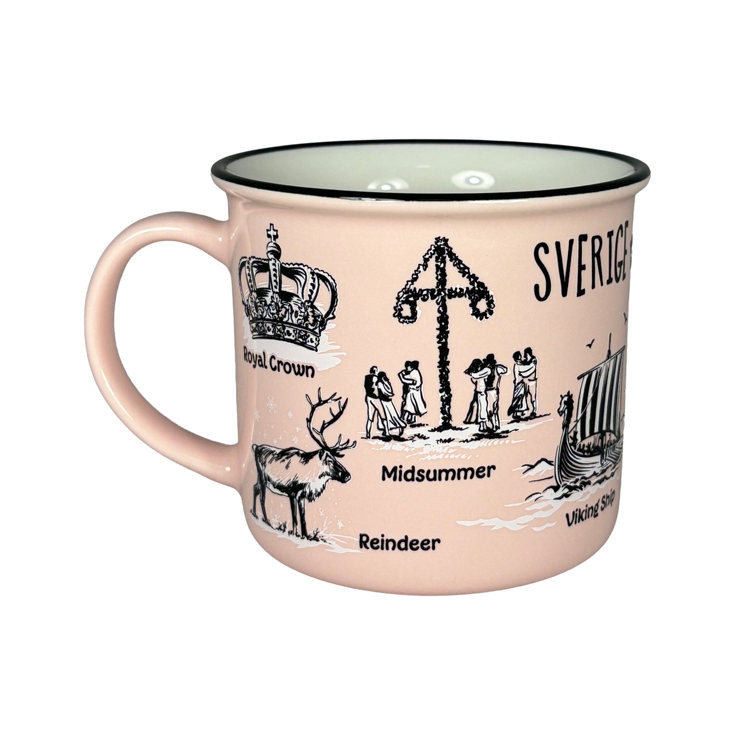 Ljusrosa mugg med handtaget åt vänster, med svartvita illustrationer av en kunglig krona, midsommarstång, ren och vikingaskepp. Texten ‘Sverige’ syns uppe till höger.