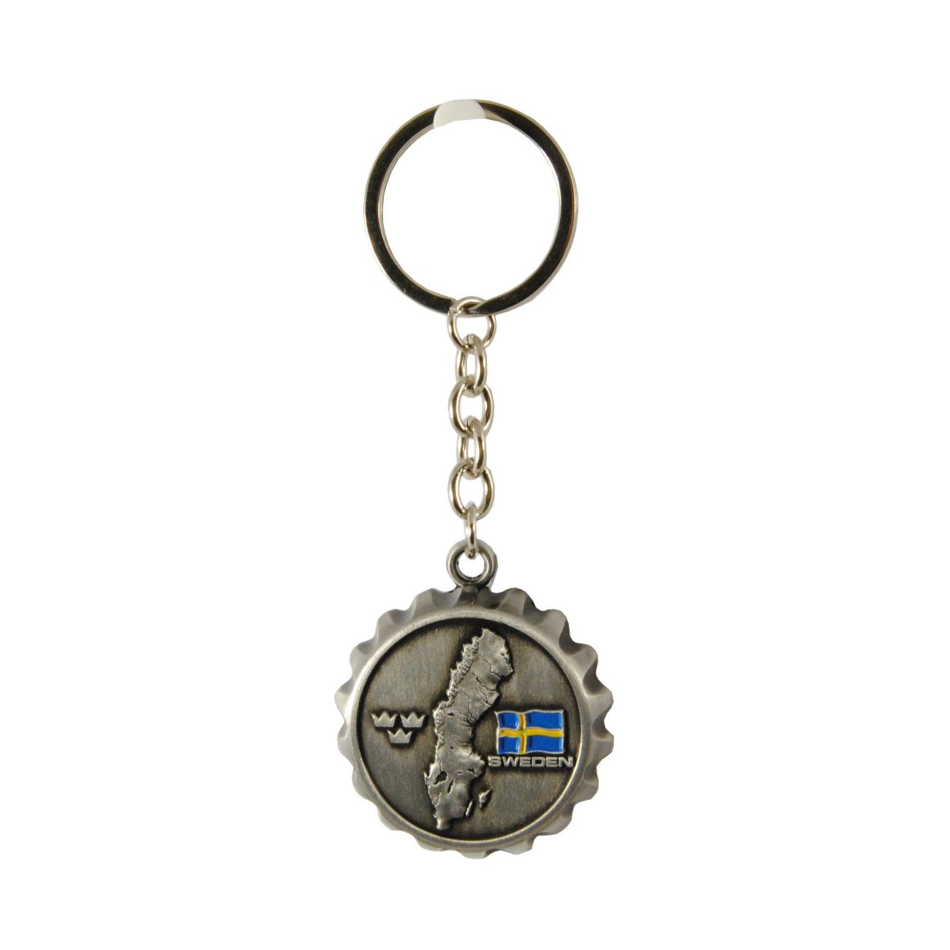 Metallnyckelring formad som en kapsyl med inbyggd flasköppnare, dekorerad med Sveriges karta, svenska flaggan och Tre Kronor i 2D – en praktisk och snygg souvenirnyckelring från Sverige