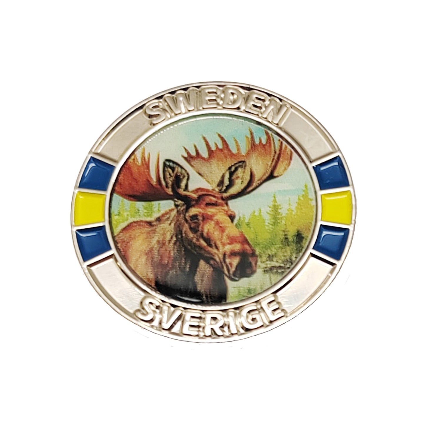 Emaljpin med älgmotiv och texten Sverige – souvenirpin i hög kvalité med detaljerad design och tydliga färger.