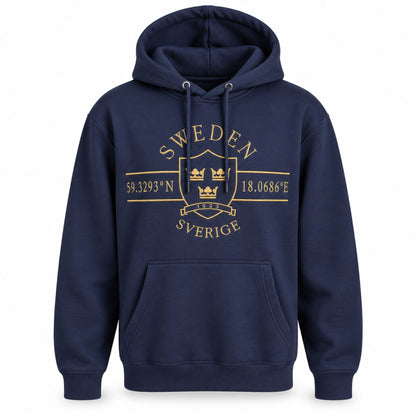 Mörkblå hoodie med ett tidlöst guldfärgat motiv inspirerat av svensk historia.