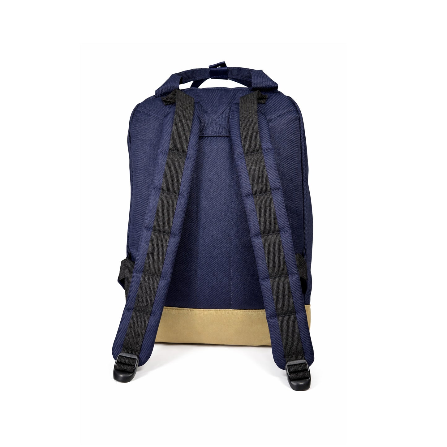 Blå ryggsäck med grön botten och oranga snören. Läder och broderade märken med en älg och texten FINLAND. Visas här bakifrån.